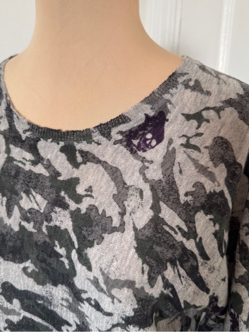 Zadig & Voltaire Gray Camo and Skulls Print Cashmere Sweater size M - Picture 6 of 14